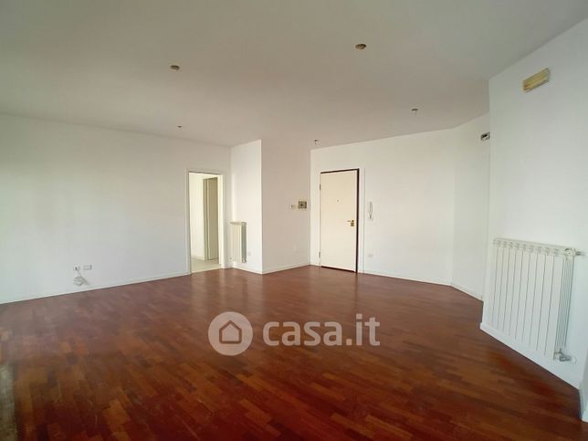 Appartamento in residenziale in Via Vittorio Alfieri 14