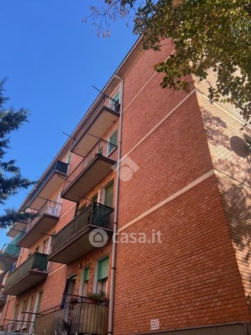 Box/posto auto in residenziale in Via Edoardo Ferravilla 17