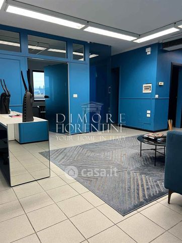 Ufficio in commerciale in 