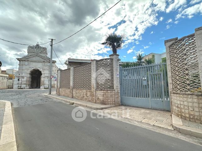 Villa in residenziale in Viale Cristoforo Colombo