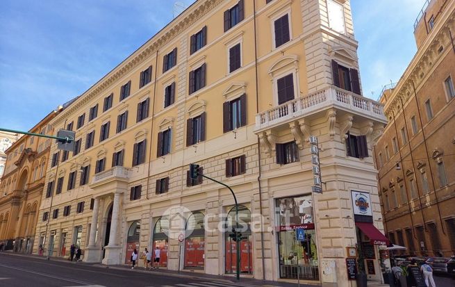 Ufficio in commerciale in Via Quattro Novembre