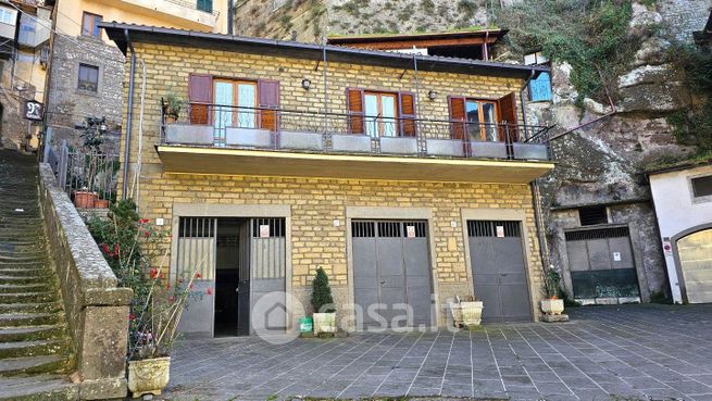 Casa indipendente in residenziale in Via del Giardino