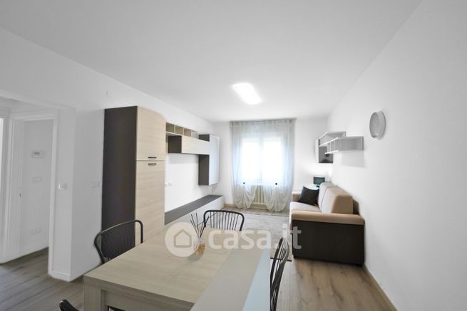 Appartamento in residenziale in Via Cimarosa 10