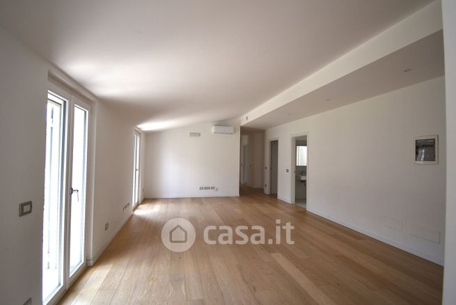 Attico/mansarda in residenziale in Via Andrea Solari 6