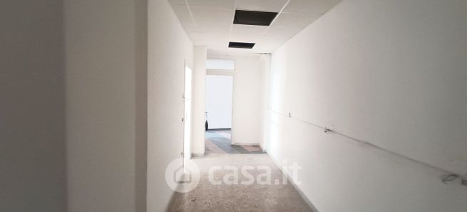 Ufficio in commerciale in Via N. Giacumbi