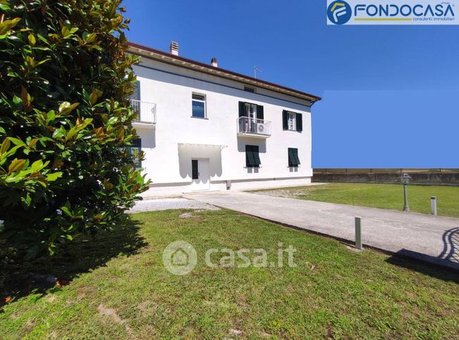 Appartamento in residenziale in Via Cesare Battisti