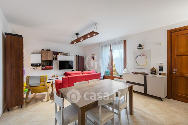 Appartamento in residenziale in Via Sirmione 35