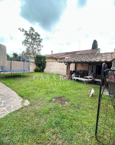 Casa bi/trifamiliare in residenziale in Via Gino Marinuzzi 70