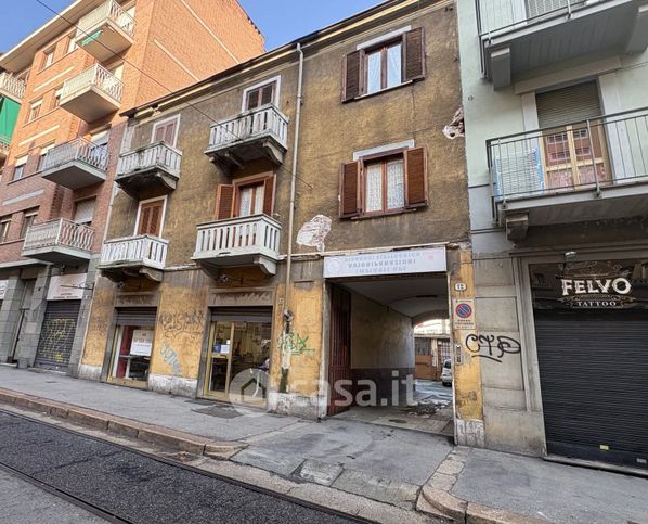 Capannone in commerciale in Via Passo Buole 12