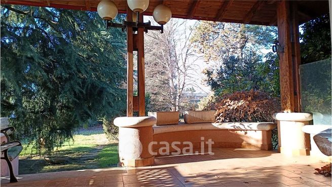Villa in residenziale in Via Alcide De Gasperi