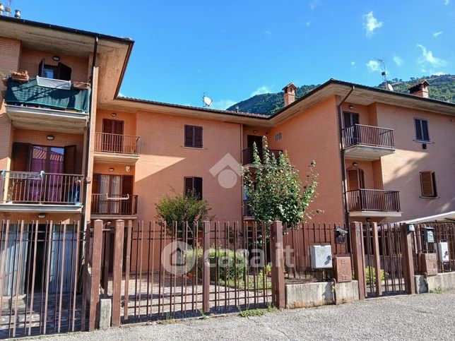 Casa bi/trifamiliare in residenziale in Via San Donato