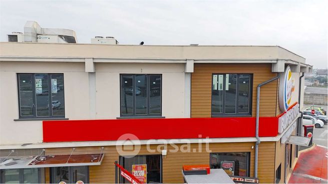 Ufficio in commerciale in Via Treviglio 8