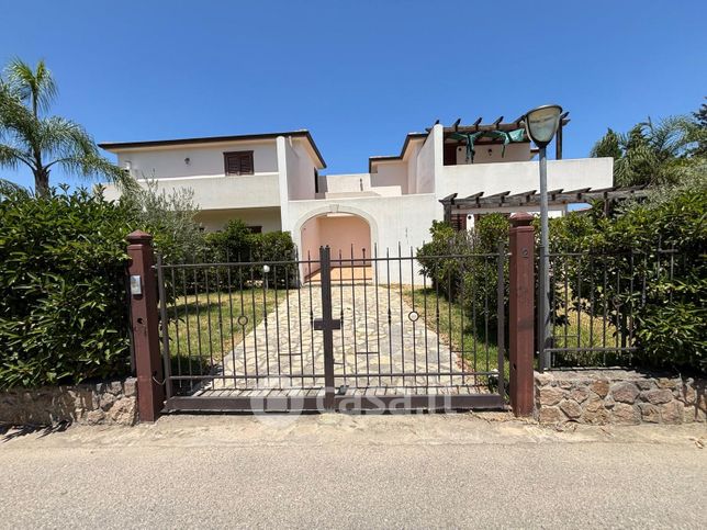 Casa bi/trifamiliare in residenziale in Contrada Pistavecchia 40