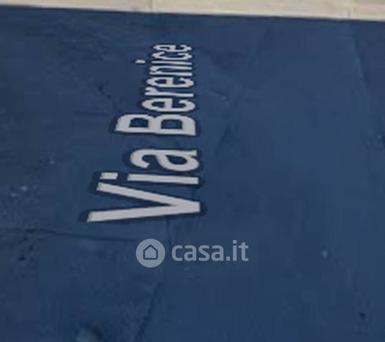 Box/posto auto in residenziale in Via Berenice