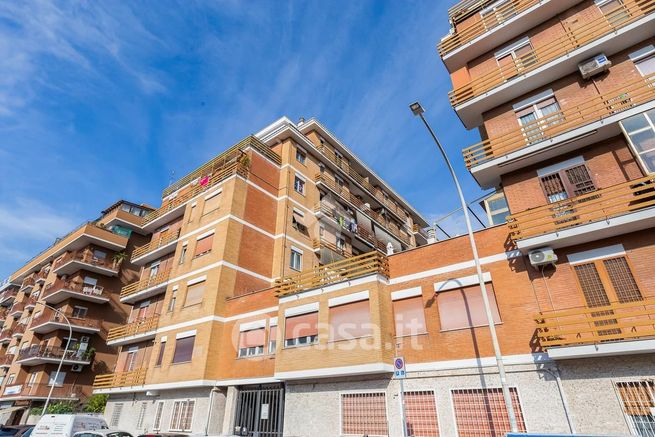Appartamento in residenziale in Piazza Riccardo Balsamo Crivelli 49