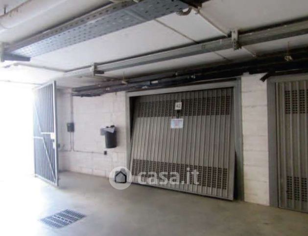Box/posto auto in residenziale in Viale Aurelio Galleppini