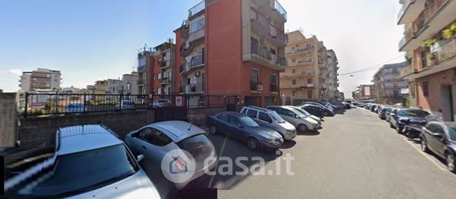 Box/posto auto in residenziale in Viale Mario Rapisardi 354