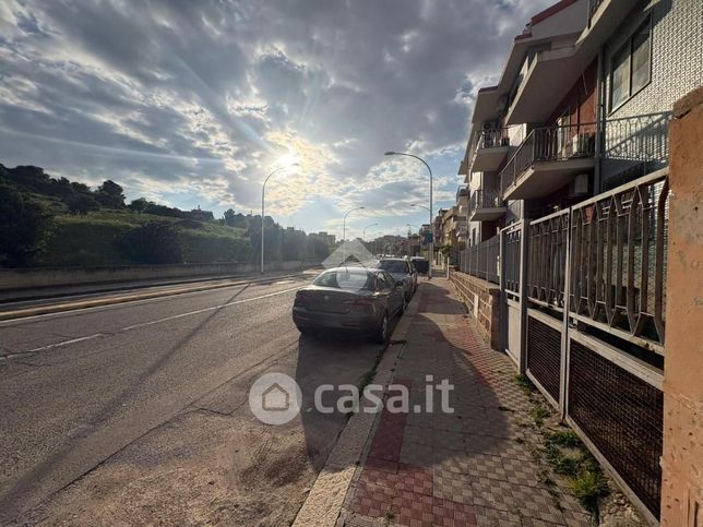 Box/posto auto in residenziale in Via dei Conversi 56