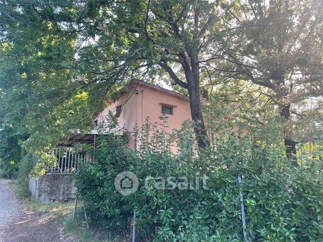 Casa indipendente in residenziale in
