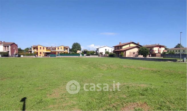 Terreno edificabile in residenziale in Via Roma