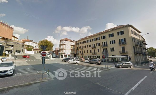 Ufficio in commerciale in Piazza Caduti per la LibertÃ  3