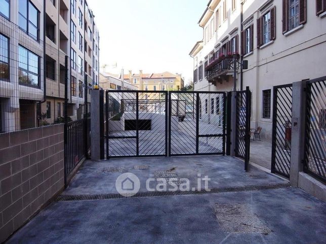 Box/posto auto in residenziale in Via Fabio Severo