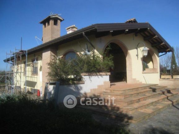 Villa in residenziale in Strada Castellaccio 57