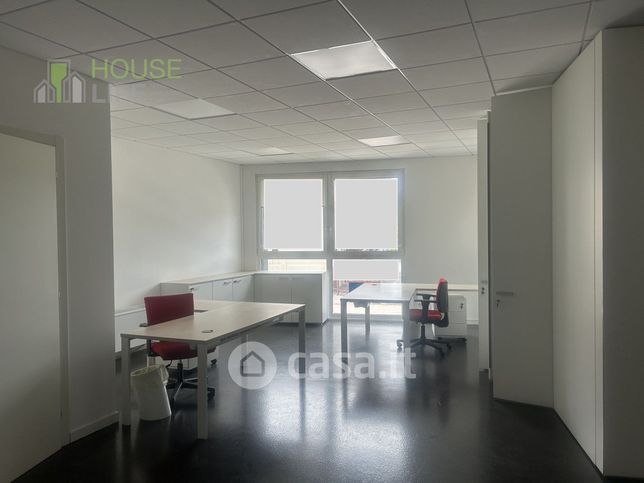 Ufficio in commerciale in Viale dell'Industria