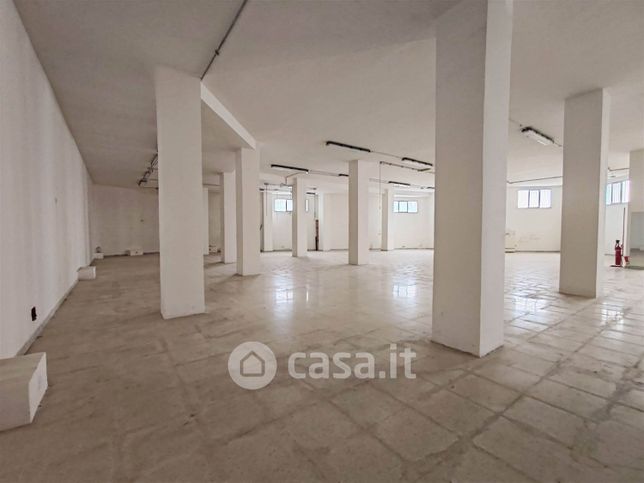 Capannone in commerciale in Via Nomentana 273