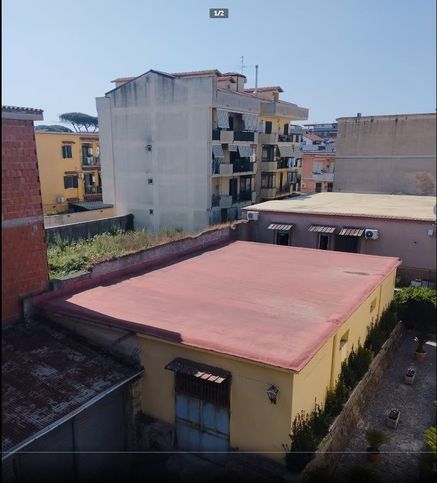 Capannone in commerciale in Via Filippo Turati
