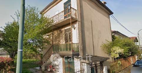 Casa indipendente in residenziale in Via Santa Rita