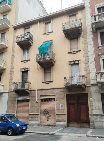 Attività/licenza (con o senza mura) in commerciale in Via Monte Nero 3