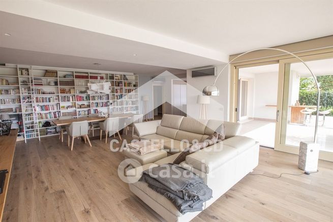 Villa in residenziale in Via F. Crispi 23