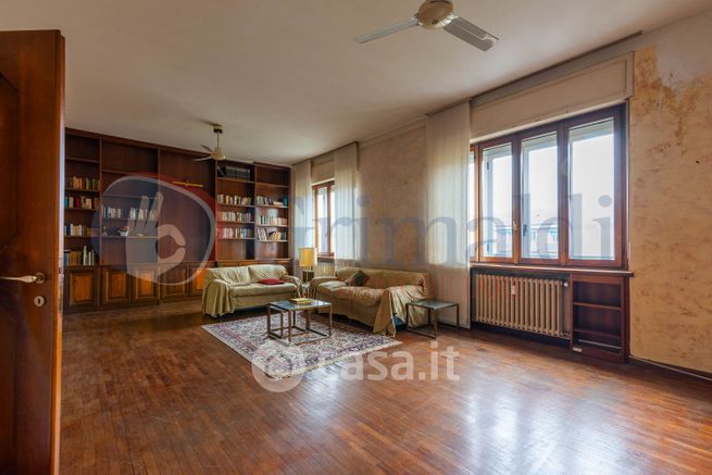 Appartamento in residenziale in Viale Beatrice d'Este 44