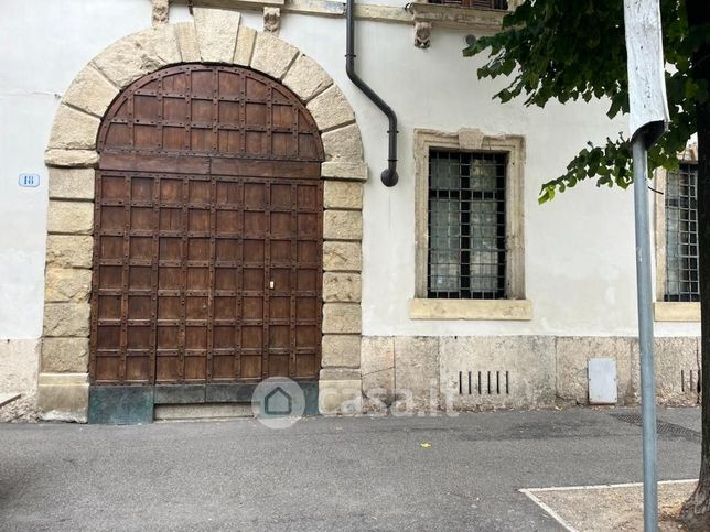 Ufficio in commerciale in Via Pallone