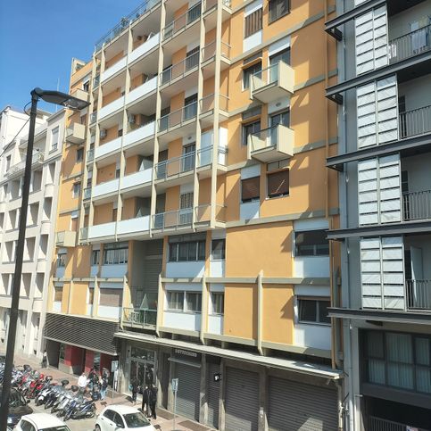 Ufficio in commerciale in Corso Italia 15 F