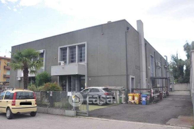 Capannone in commerciale in Via Gorizia 6