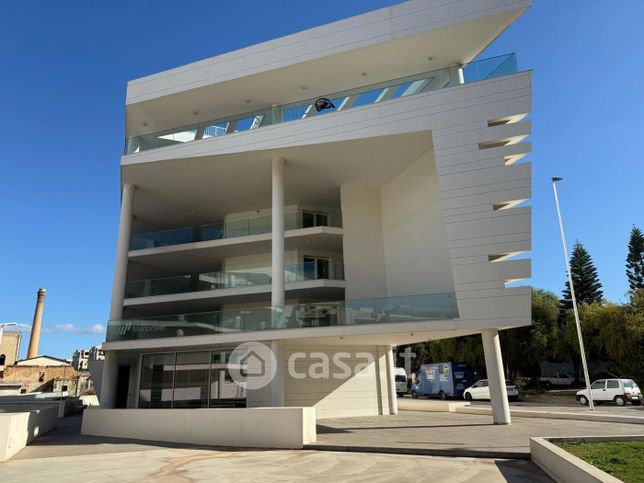 Ufficio in commerciale in Via del Platano 17 -19