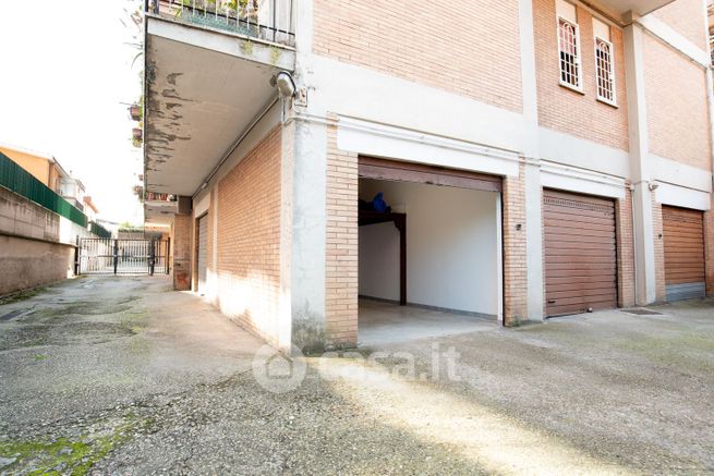 Box/posto auto in residenziale in Largo Enrico Fermi 14
