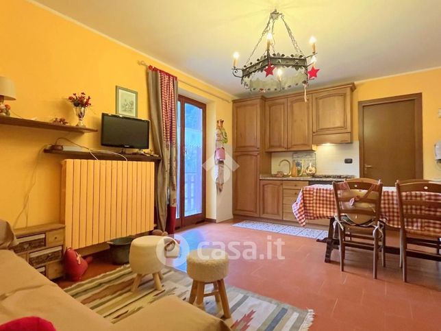 Appartamento in residenziale in Via la Roche 33