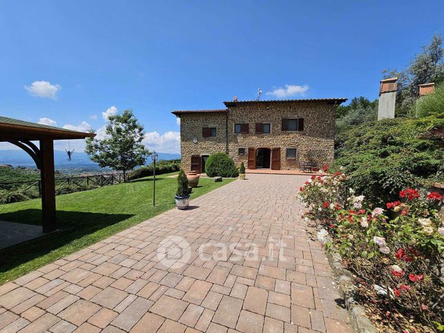 Rustico/casale in residenziale in 