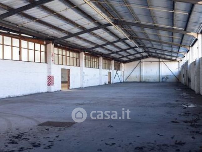 Capannone in commerciale in Strada Statale 654
