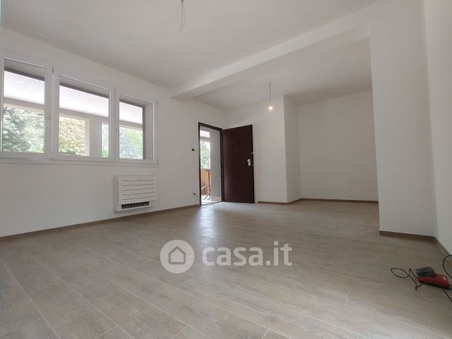 Appartamento in residenziale in Via Scandellara