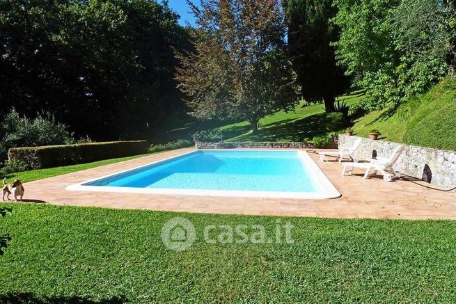 Villa in residenziale in 