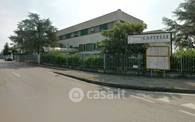 Capannone in commerciale in Via Europa 83