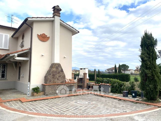 Casa indipendente in residenziale in Via Larga 66