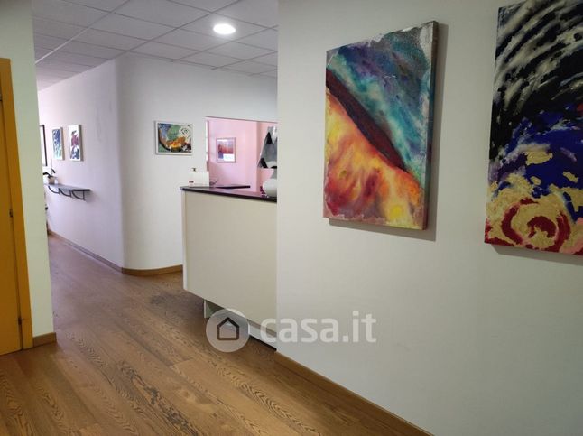 Ufficio in commerciale in Viale dell'Industria 23