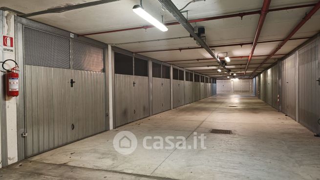 Garage/posto auto in residenziale in Via Montebruno 29