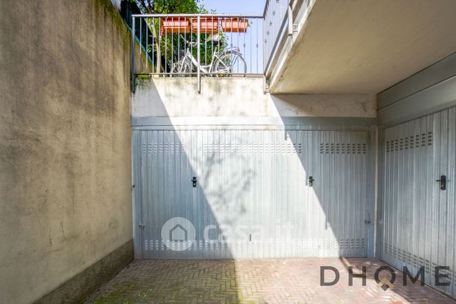 Box/posto auto in residenziale in Via Francesco Bacone 2