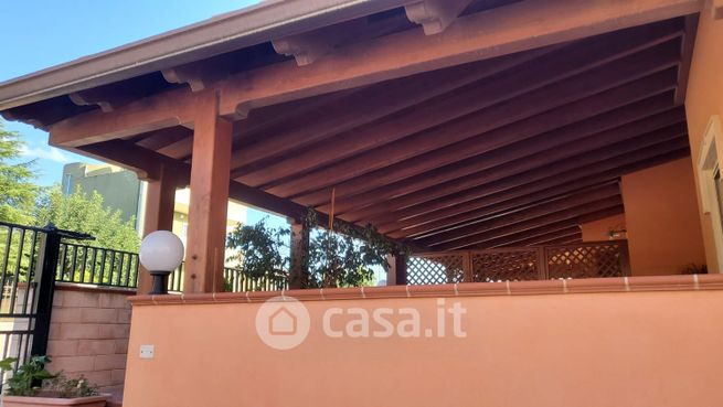 Casa bi/trifamiliare in residenziale in Via Teis